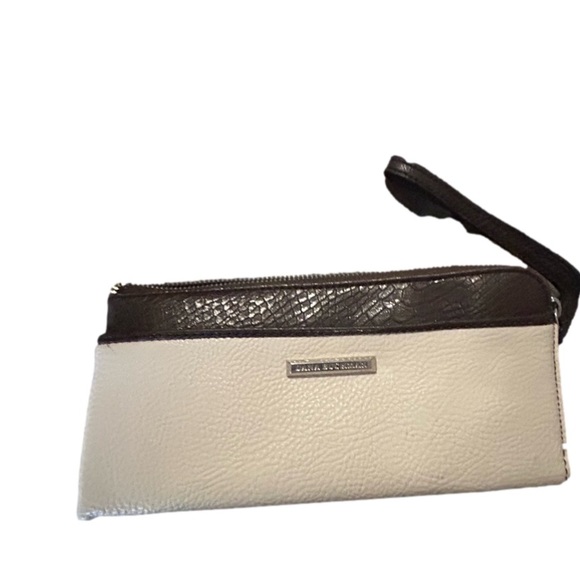 Dana Buchman Handbags - Dana Buchman, wallet beige brown , wristlet, small pebble.